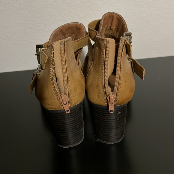 Tan booties - Picture 2 of 3